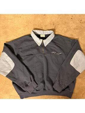 Elwood Men's Grey and Navy Sweatshirt